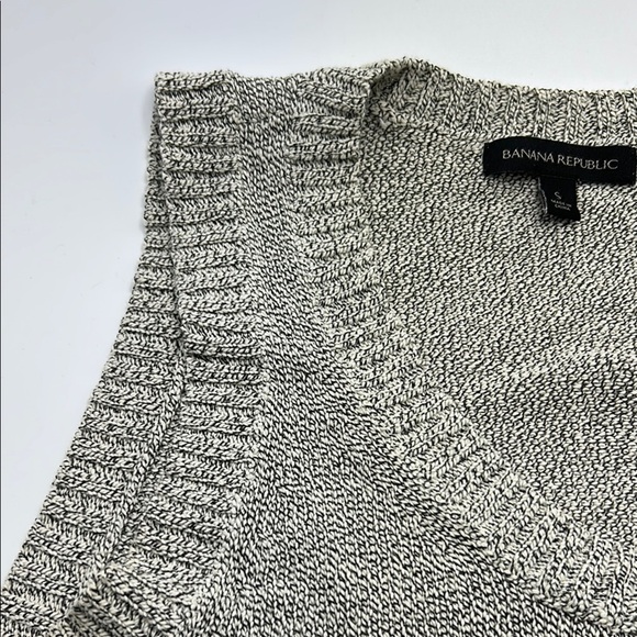 Banana Republic V-Neck Sweater Vest Small Gray Women's High Low Knit Relaxed Fit - Picture 8 of 15